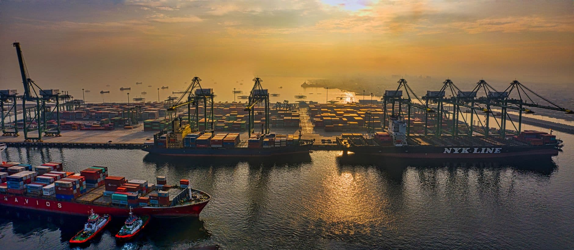 The Biggest Ports in Asia in 2026, Ranked (Gateway Volume vs Transshipment)