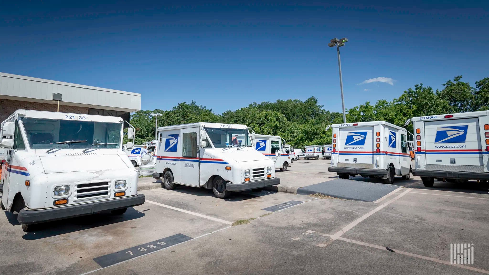 FedEx Executive’s Nomination for Postal Service Chief Sparks Concerns and Debate