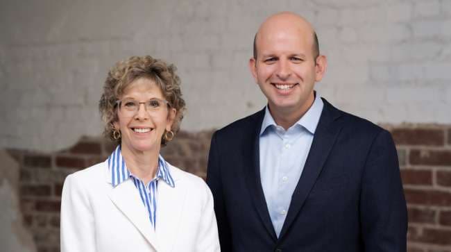 ArcBest's Judy McReynolds Bids Farewell as CEO, Handing Over to Seth Runser