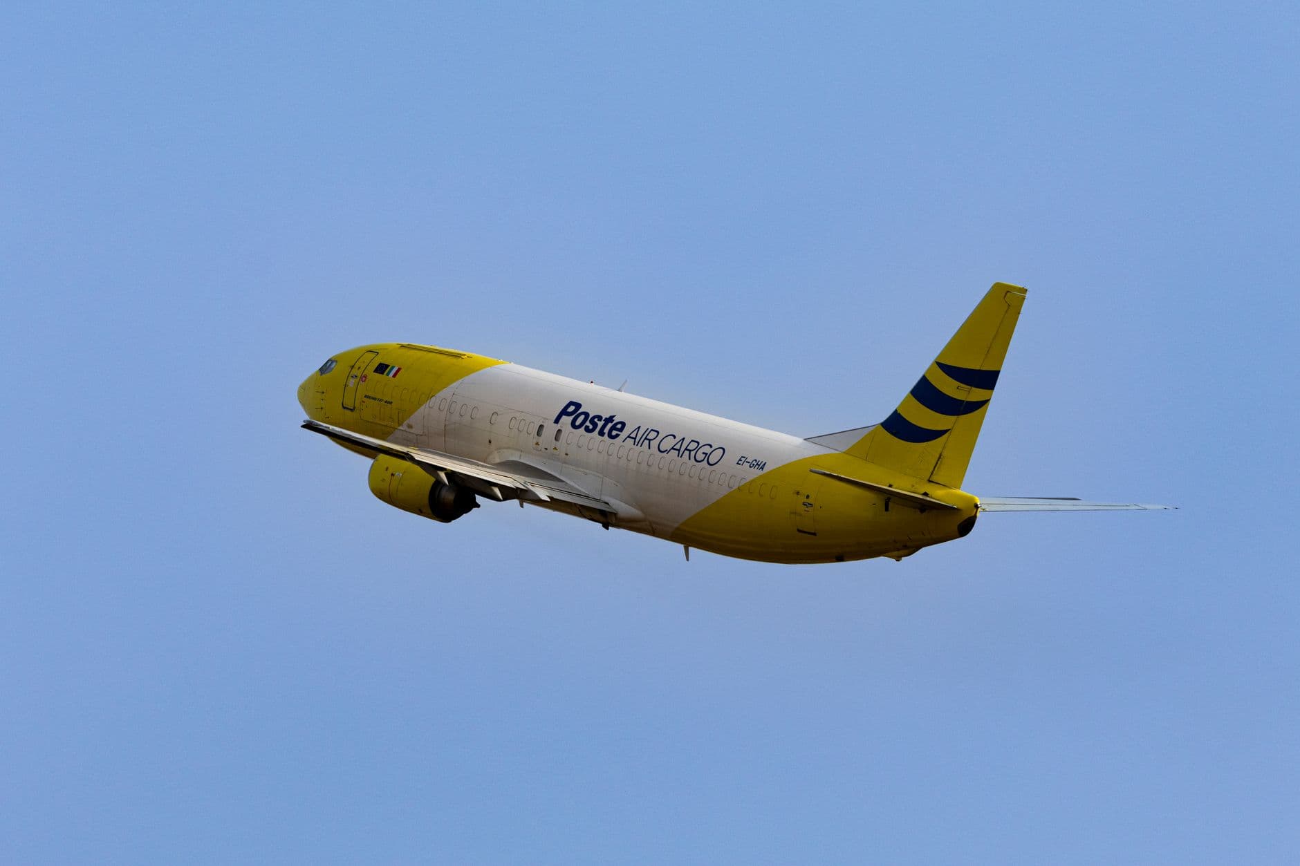 The Biggest Cargo Planes in the World in 2026, Ranked by Payload (and Why Volume Wins Jobs)