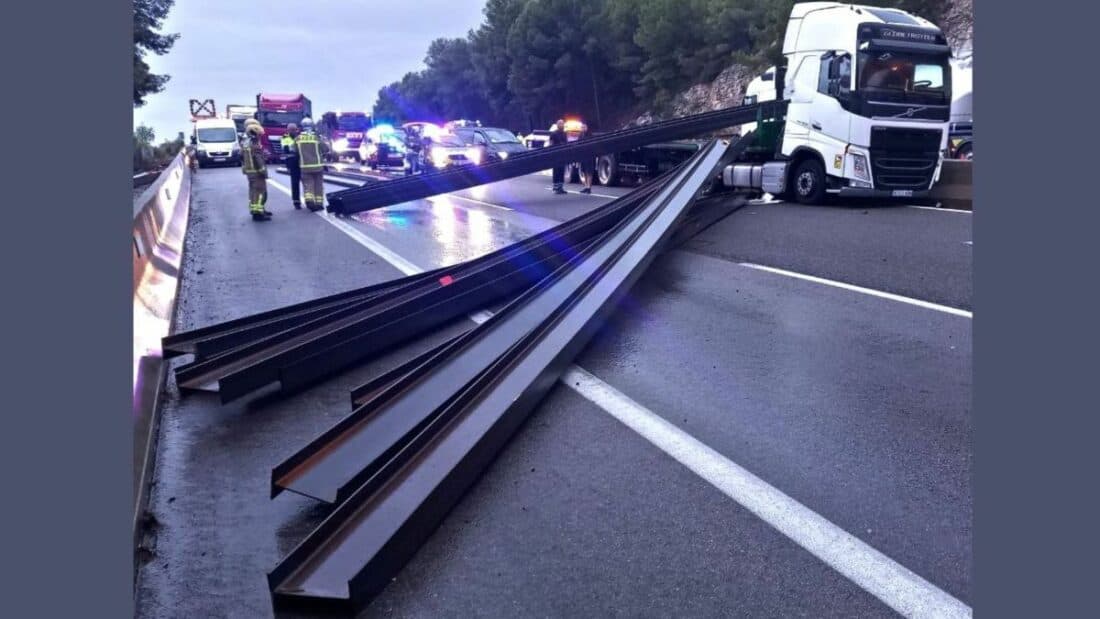 Cargo Loss Incident on AP-7 in Tarragona Highlights Transport Safety Challenges
