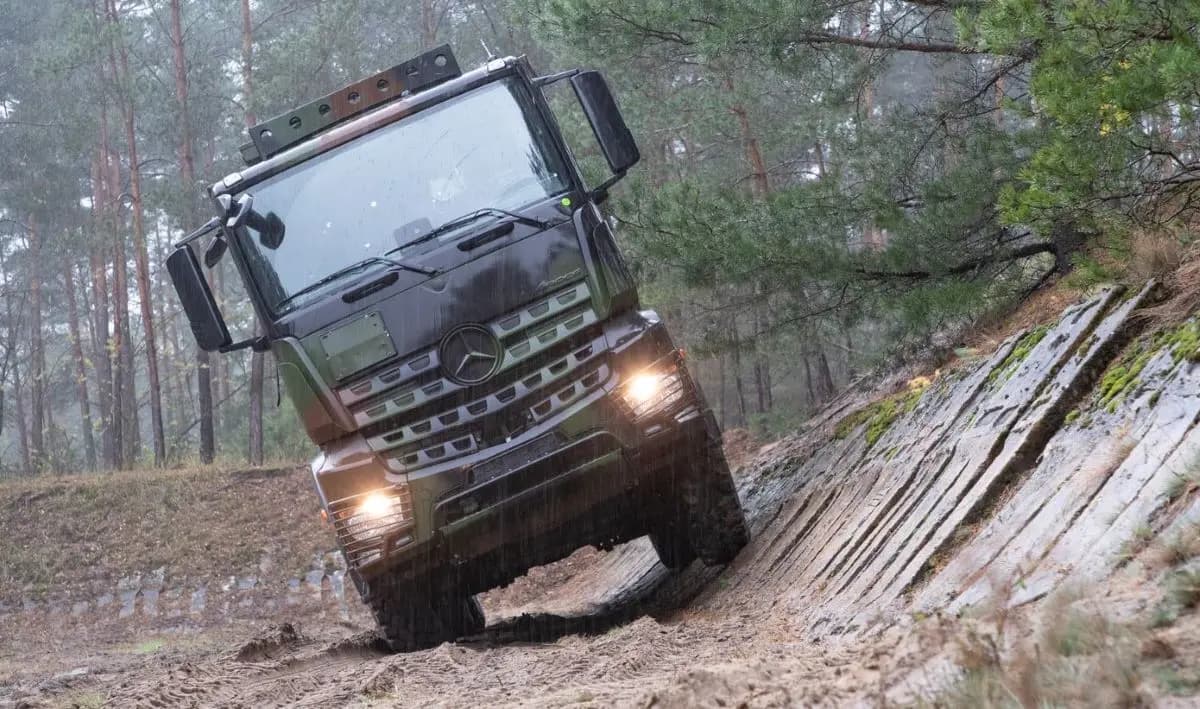 Major Order of Mercedes-Benz Arocs Trucks for the German Military