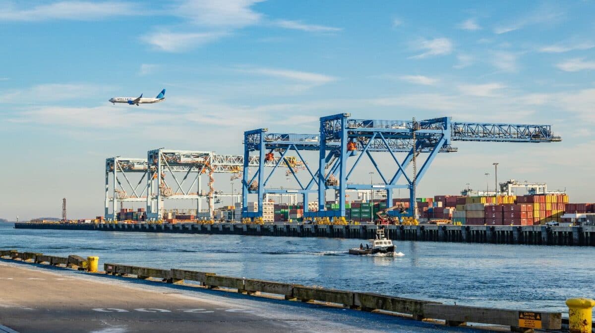How the End of the US De Minimis Tariff Exemption Reconfigures Import Duties and Logistics