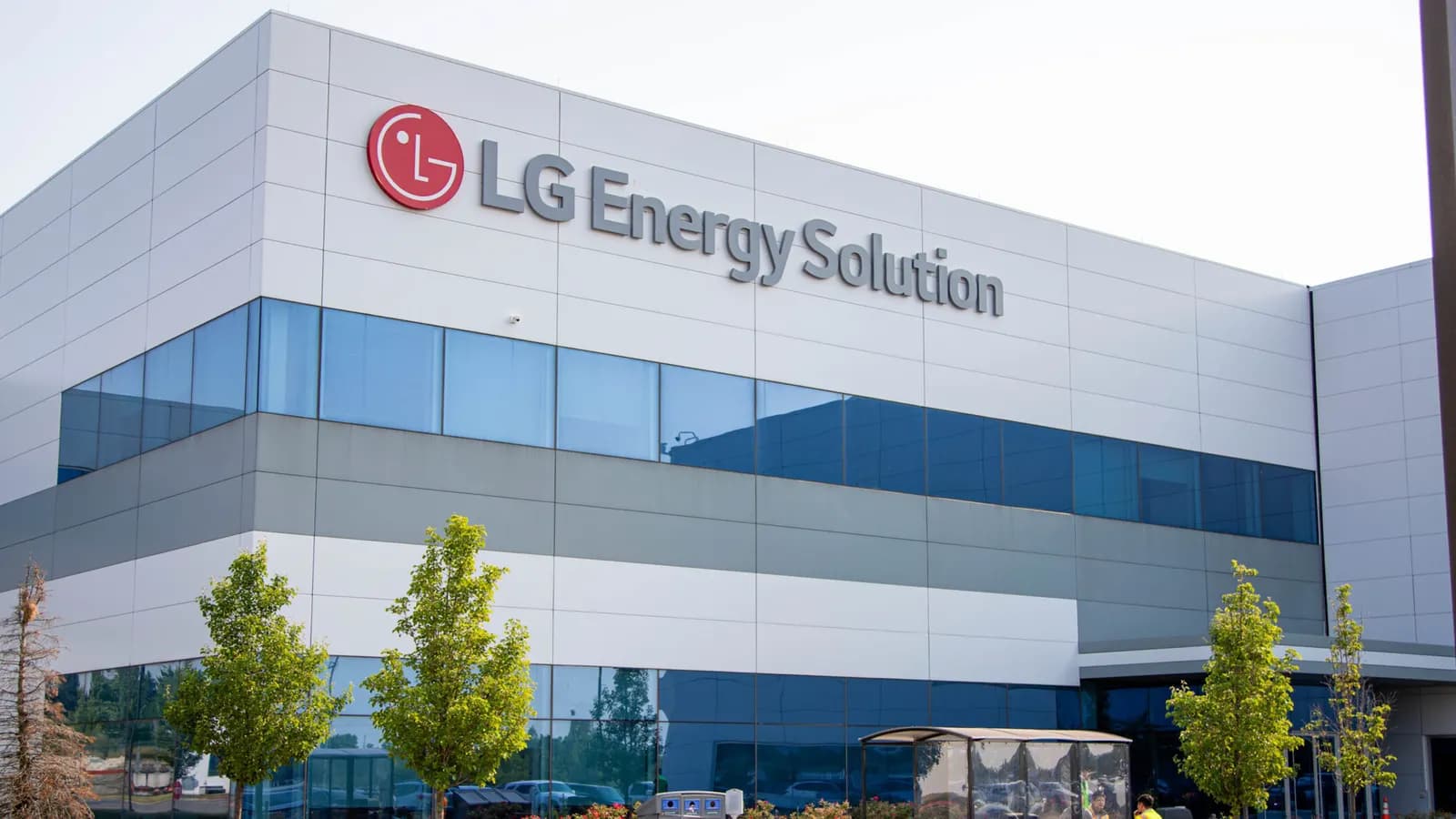 Mercedes-Benz and LG Energy Partner on $11 Billion EV Battery Supply for US and EU Markets