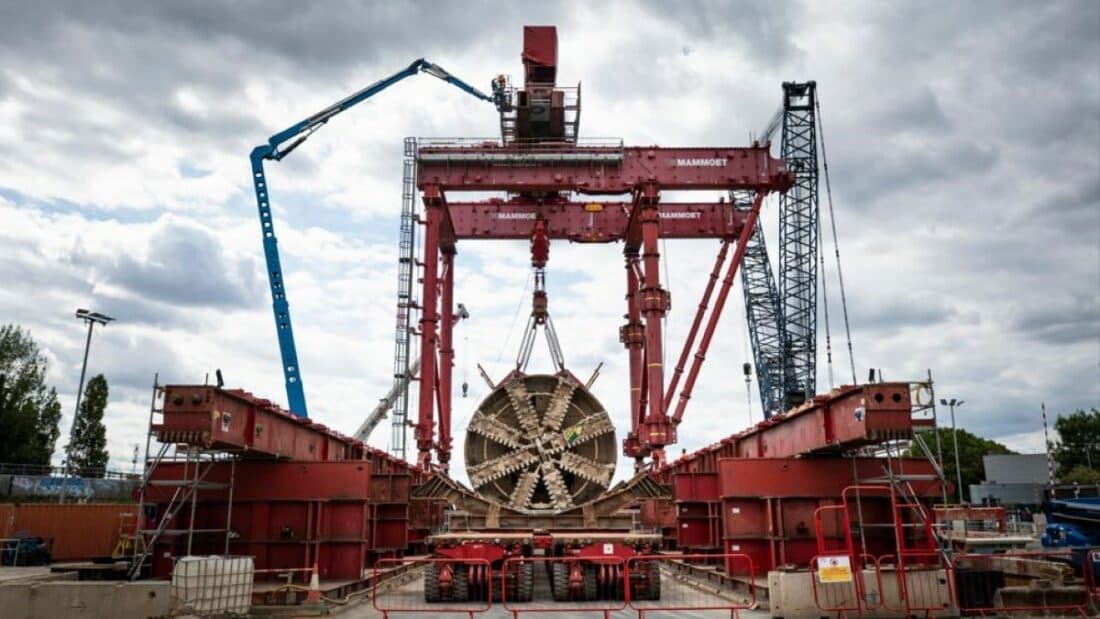 How a Custom Gantry System Simplified the Removal of HS2 Tunnel Boring Machines with Mammoet and Herrenknecht