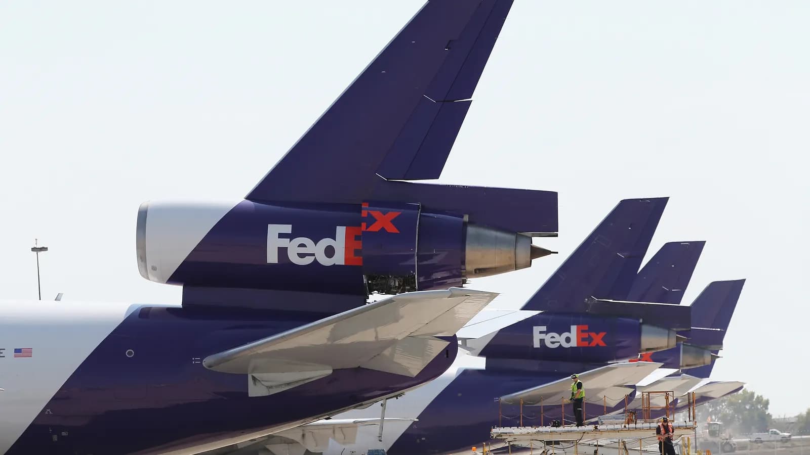 FedEx Expands into Automotive Shipping Sector