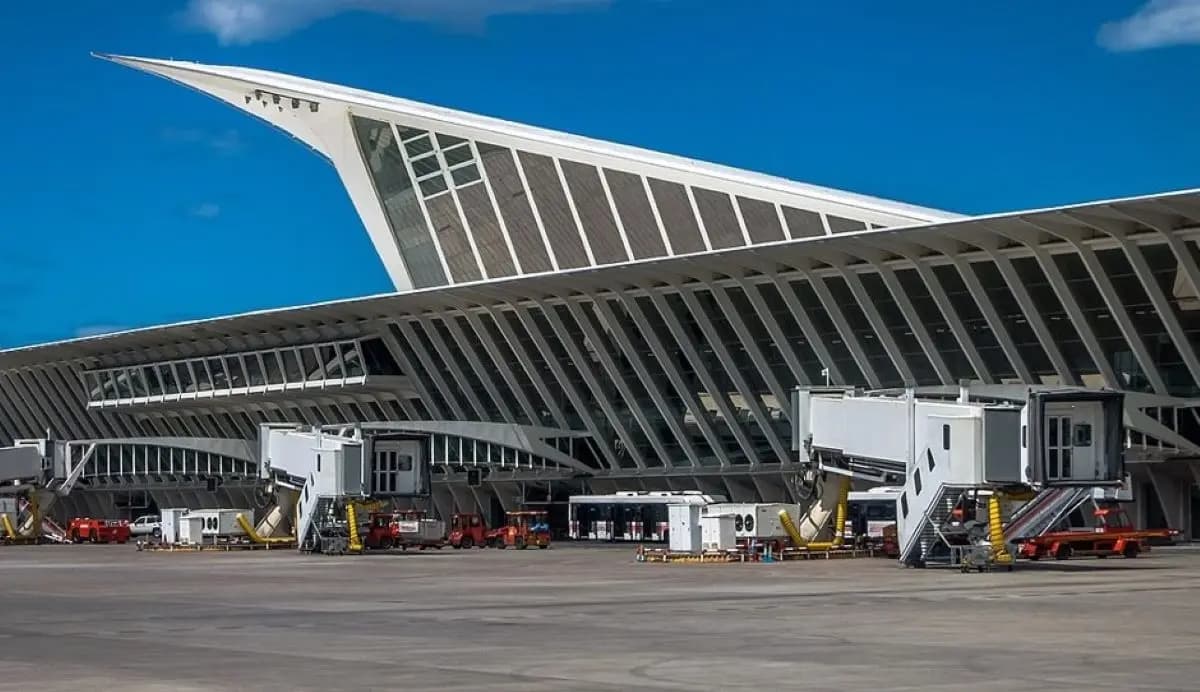 Insights on Air Travel Delays and Potential Passenger Indemnities