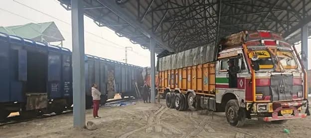 Major Breakthrough as FCI Foodgrain Freight Train Arrives at Anantnag Goods Terminal, Transforming Supply Dynamics