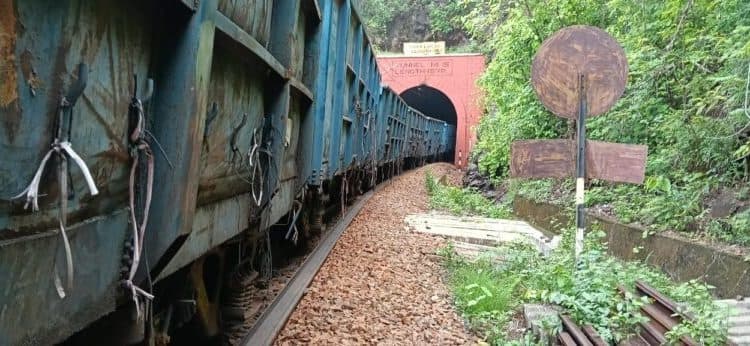 Impact of Freight Train Derailments on Logistics and Transport Services