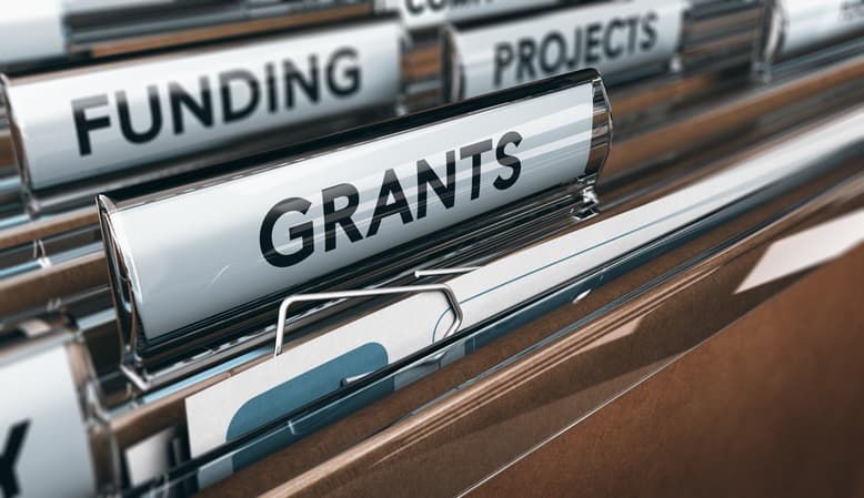 Explore the Funding Guide for Trucking and Logistics Fleets in Canada