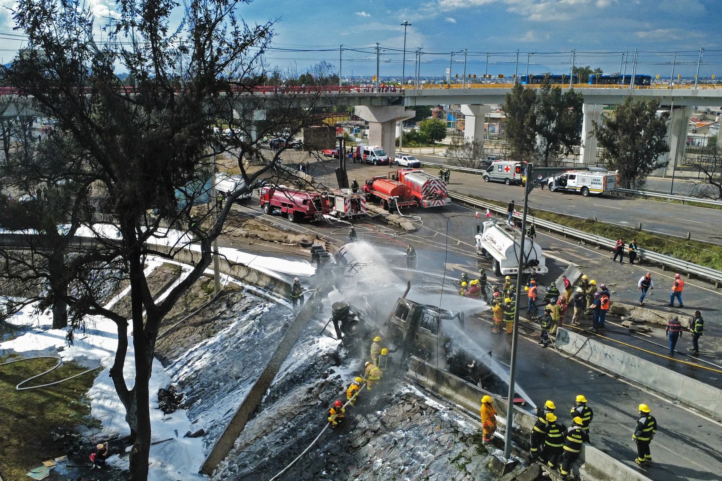 Deadly Explosion of Gas-Loaded Truck in Mexico City Causes Multiple Casualties and Disruptions