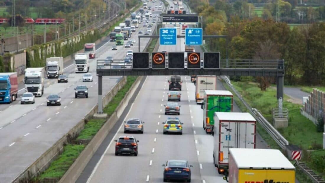 Germany Greenlights Operation of 15-Meter Semi-Trailer Trucks Through 2033 with Key Restrictions
