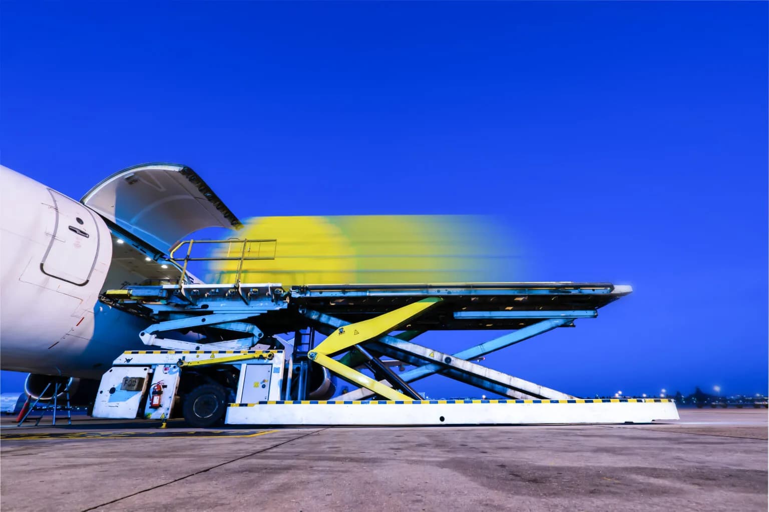 Global Airfreight Rates Continue to Decline Amid Tariff Changes
