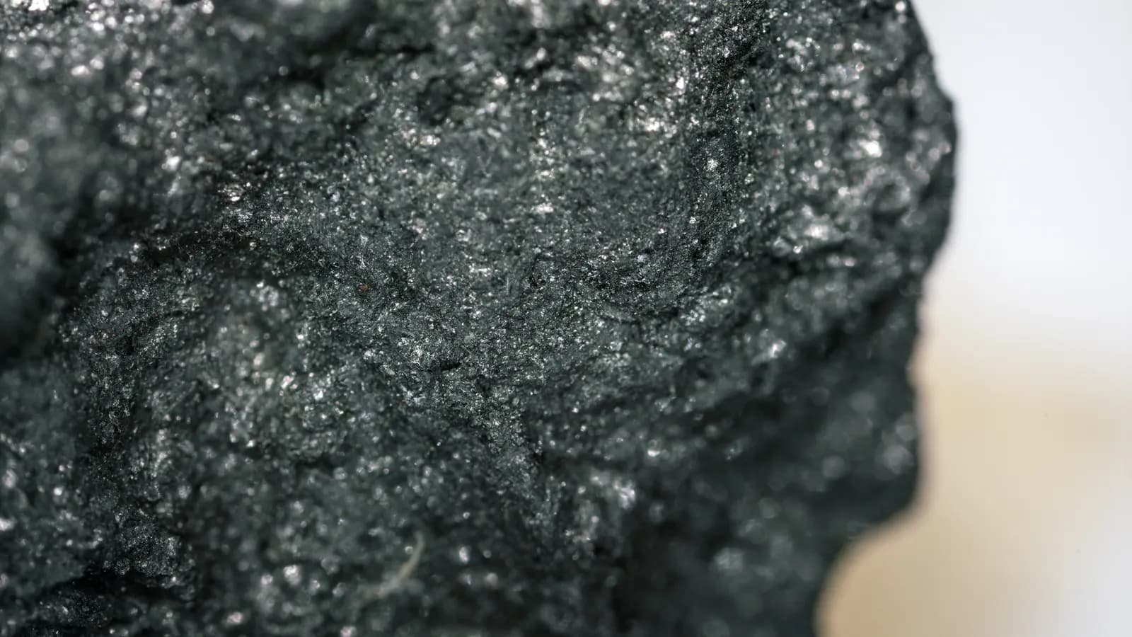 The US's Intended 93.5% Tariff on Graphite from China: Impact and Implications