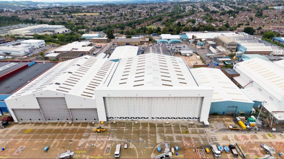 GXO to operate Luton Airport’s first airside consolidation hub and deploy STREAM monitoring