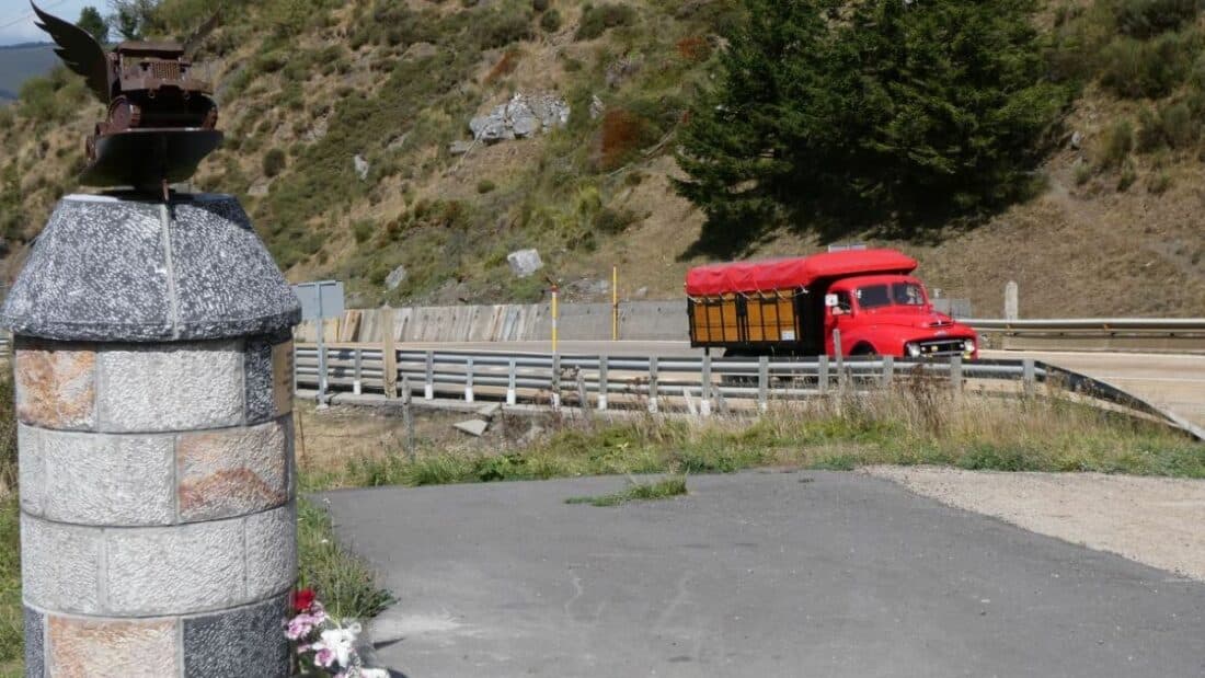 Remembering Isaac García Álvarez "Saso," the Legendary Helper of Pajares Truckers