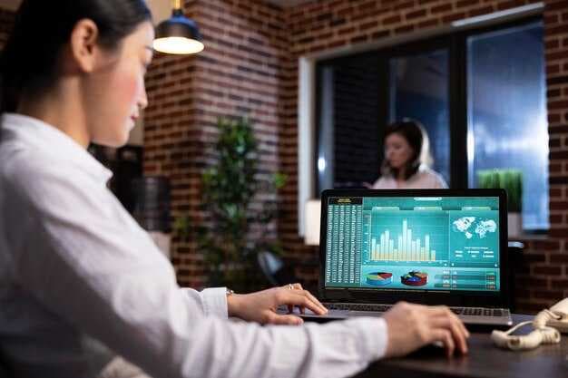 How Customer Data Analytics Improves ROI with Data-Driven Insights