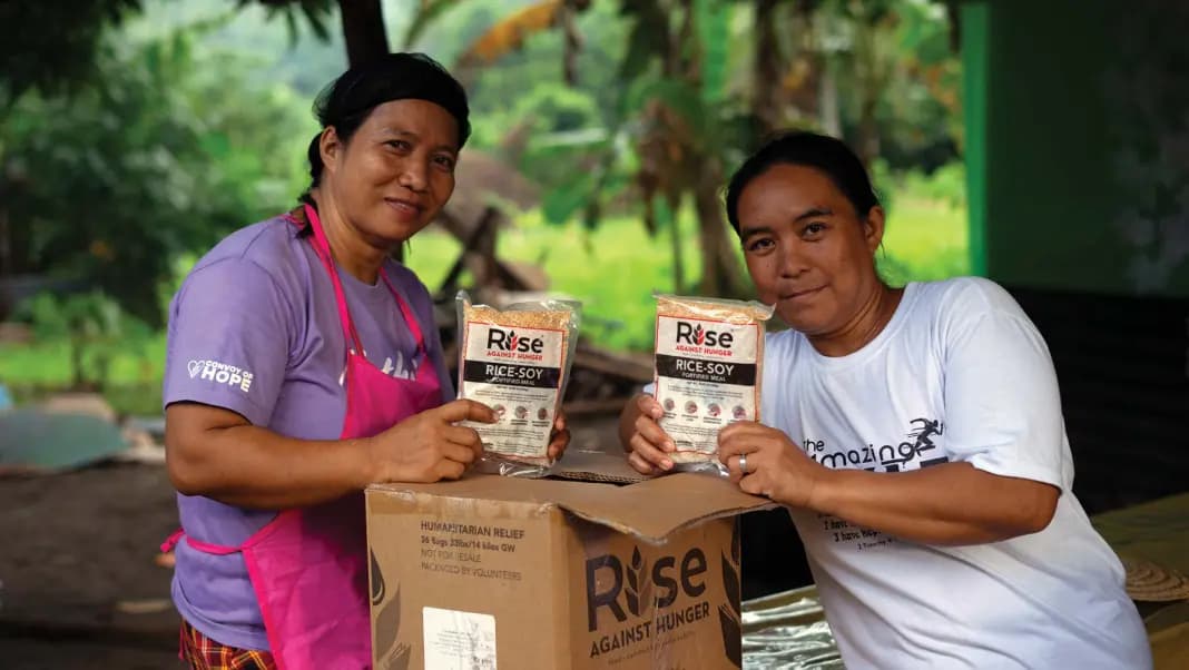 Community Efforts to Pack Meals for Shipping to The Philippines