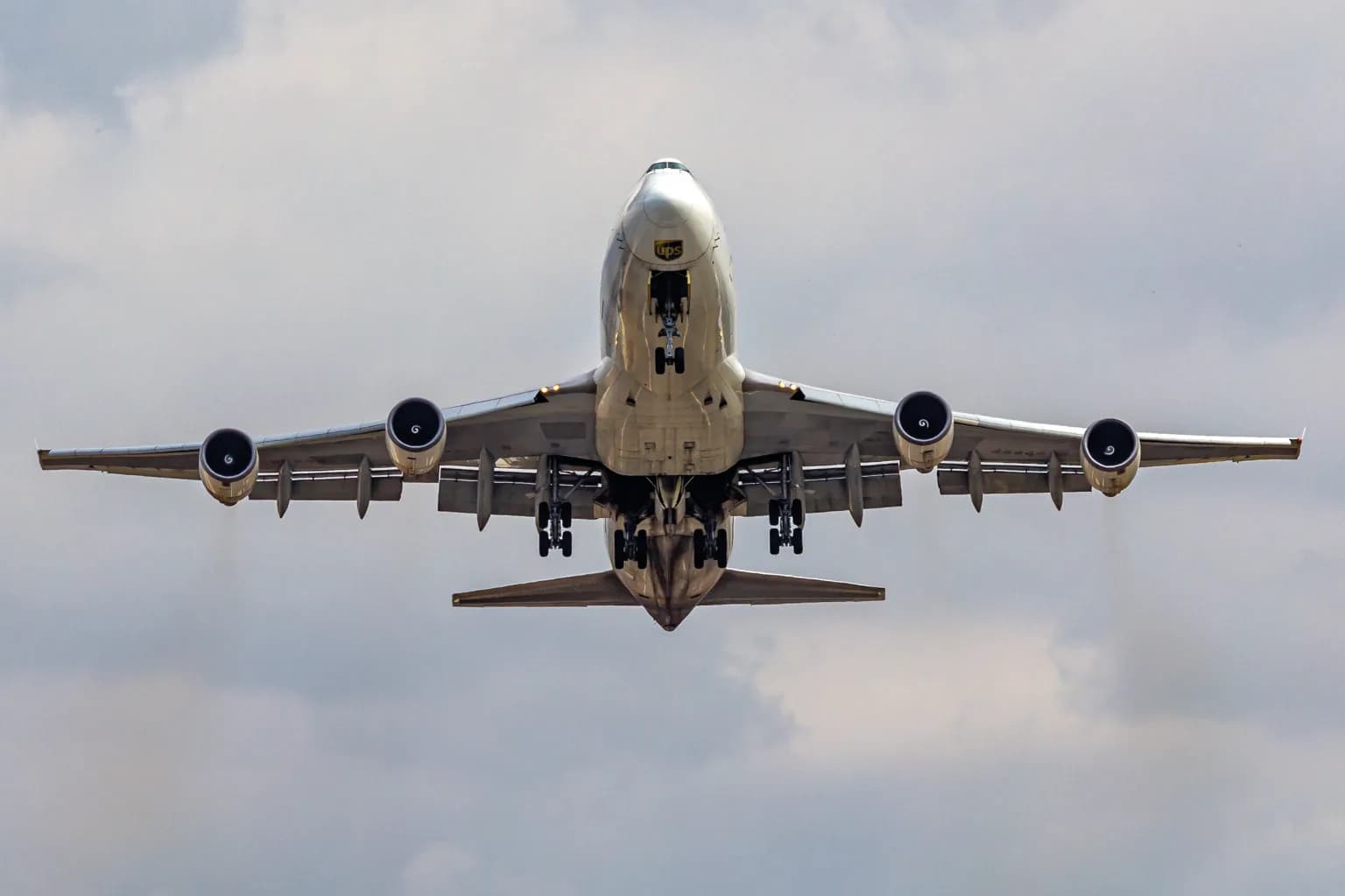 Unleashing Innovative Leadership: How the Younger Generation is Reshaping Logistics