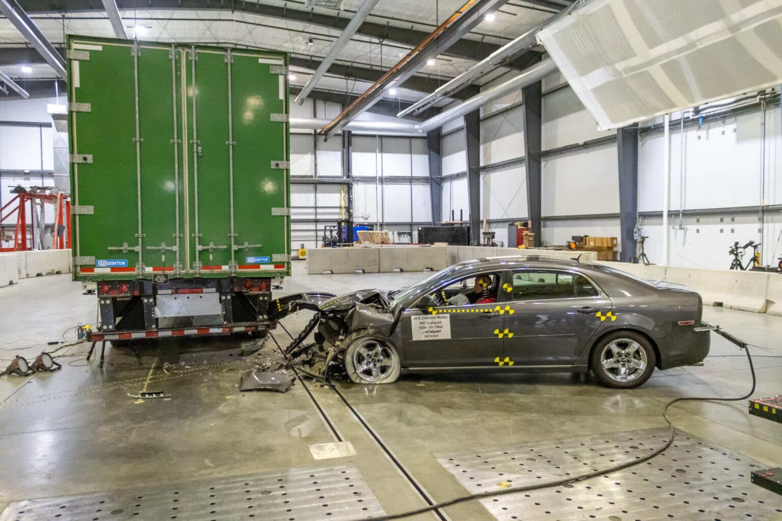 Stoughton Trailers Earns Prestigious Safety Award for Chassis Design