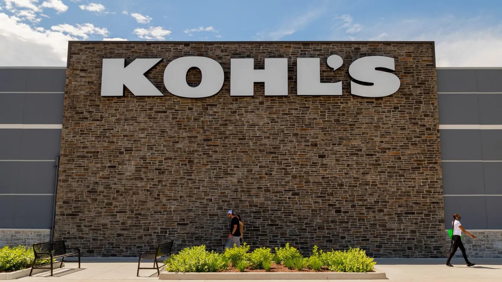 Kohl’s to Close Ohio Fulfillment Center, Lay Off 768 Employees
