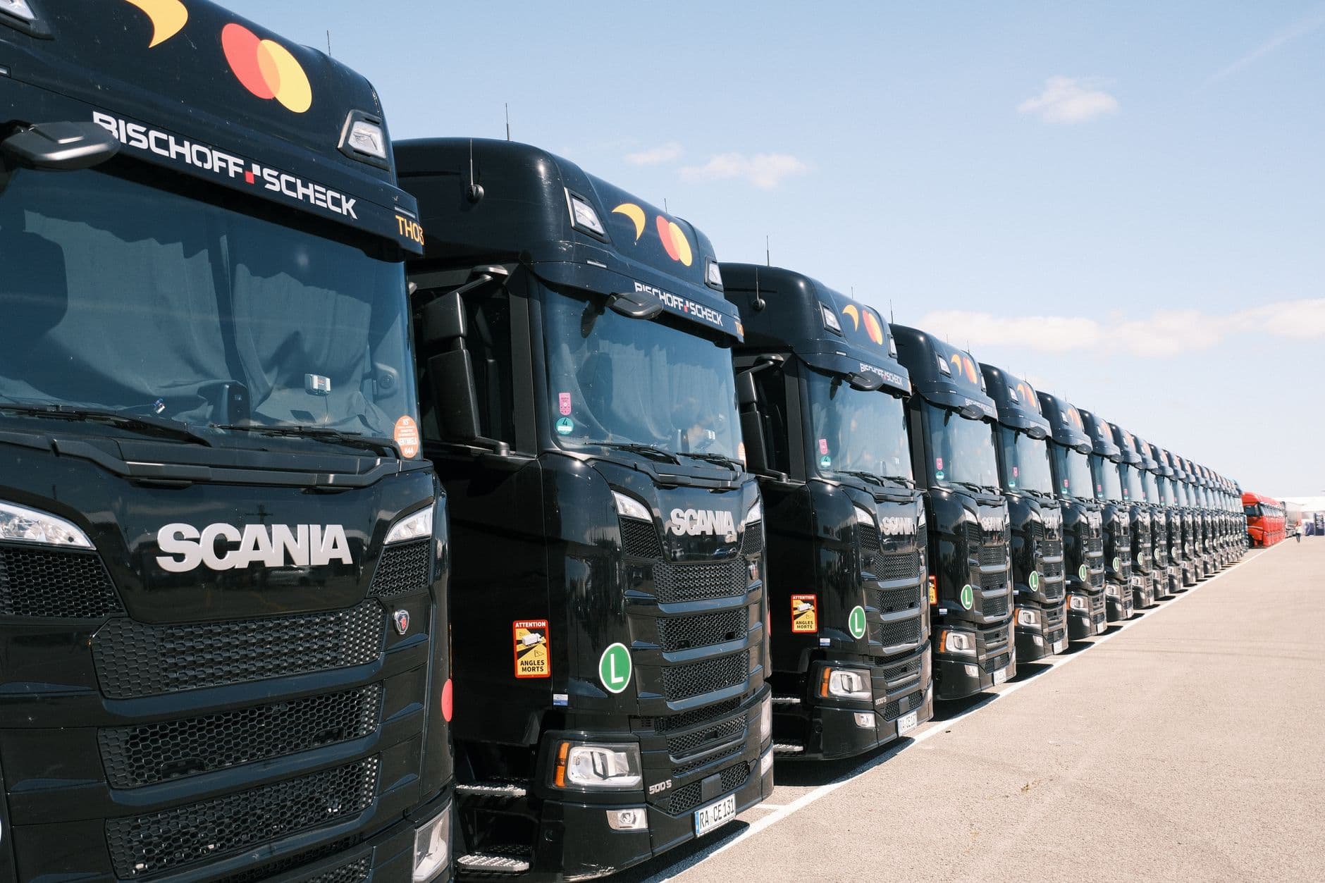 The Largest Truck Manufacturers in the World in 2026, Ranked (Revenue vs Units Built)
