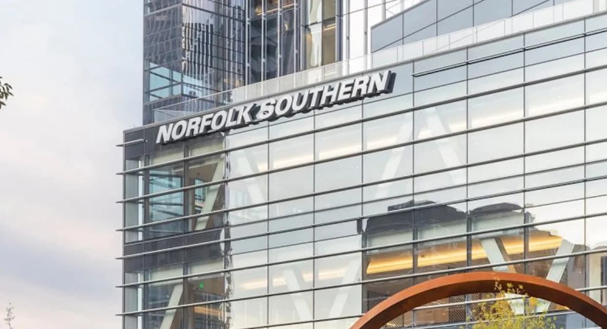 Leadership Shift at Norfolk Southern Railways with Mongeau's Resignation