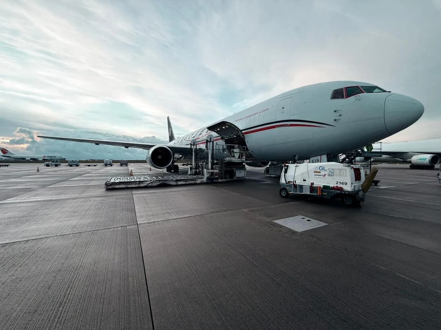 How Swissport and Cargojet coordinated four Halifax flights carrying 160 tonnes of live lobster into Liege