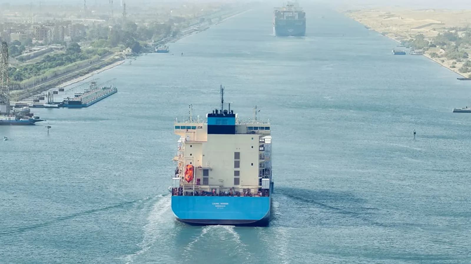 Maersk obnovil svou linku MECL Suezským průplavem, zatímco CMA CGM přesměrovala některé plavby kolem mysu – co to znamená pro lodní dopravu