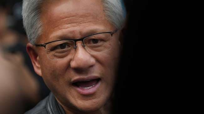Significant Meeting between Nvidia's Huang and U.S. President as Tariffs on Chips Approach