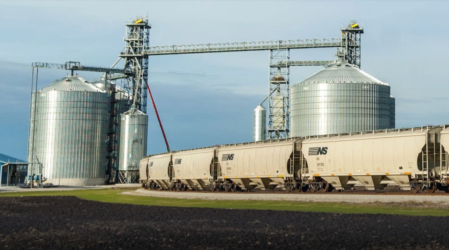 Norfolk Southern’s $7.7B Industrial Pipeline and Site Readiness Gains in 2025