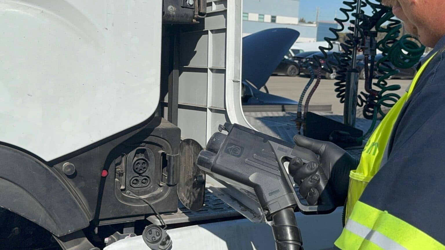 Quebec's Eco-Friendly Trucking Program Reinvigorated with Increased Budget