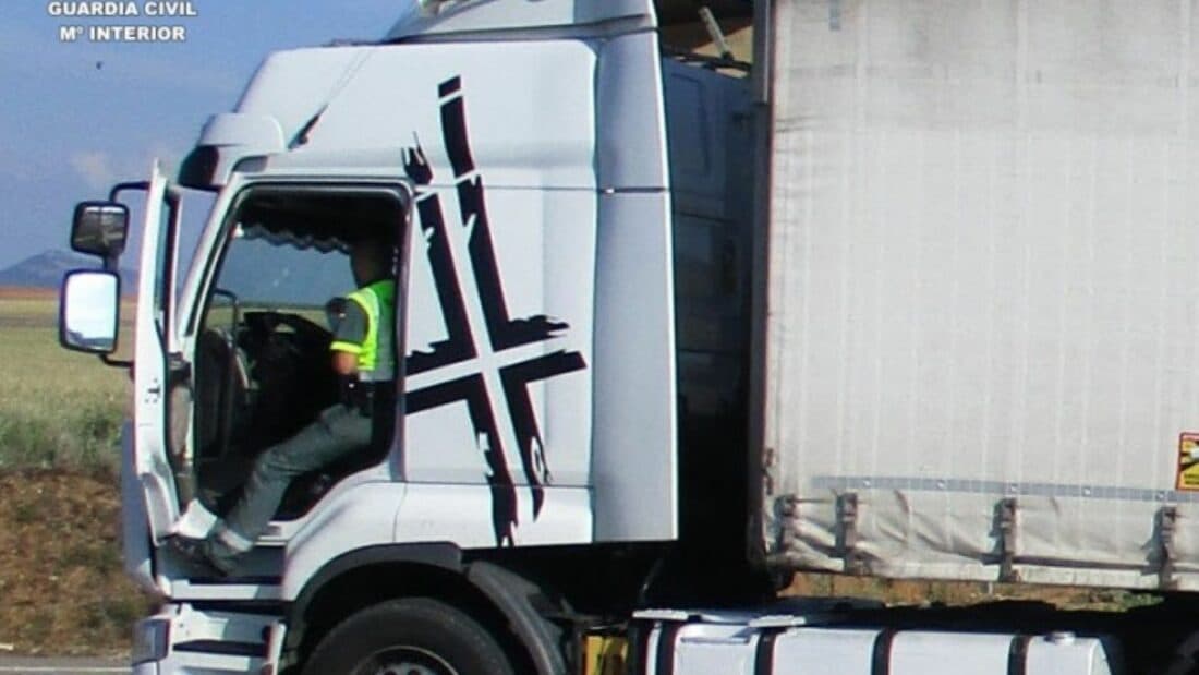 Truck Drivers Detained After Switching Tachograph Cards to Bypass Driving Regulations