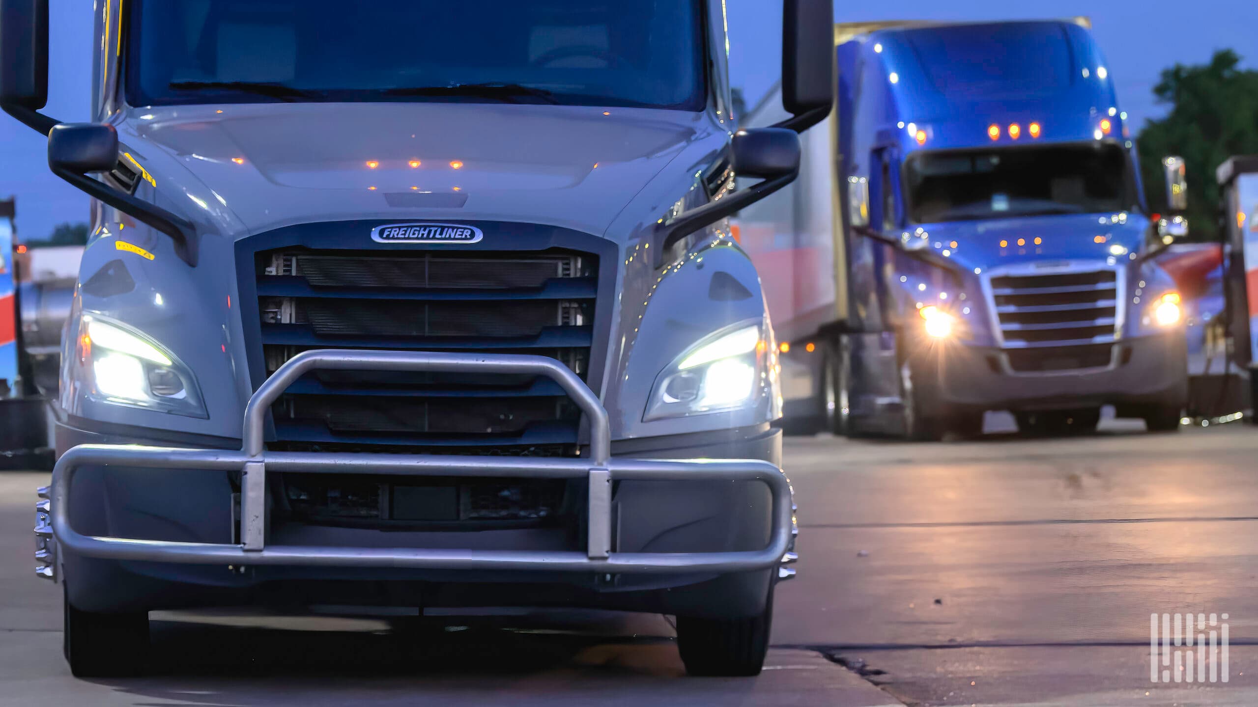 Analysis of FMCSA Crash Data Shows Midsize Trucking Fleets Face Elevated Safety Risks Compared to Larger Operators