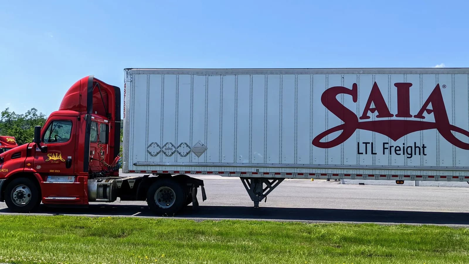 Saia’s Workforce Pay Adjustment and Its Impact Amid Modest Revenue Decline