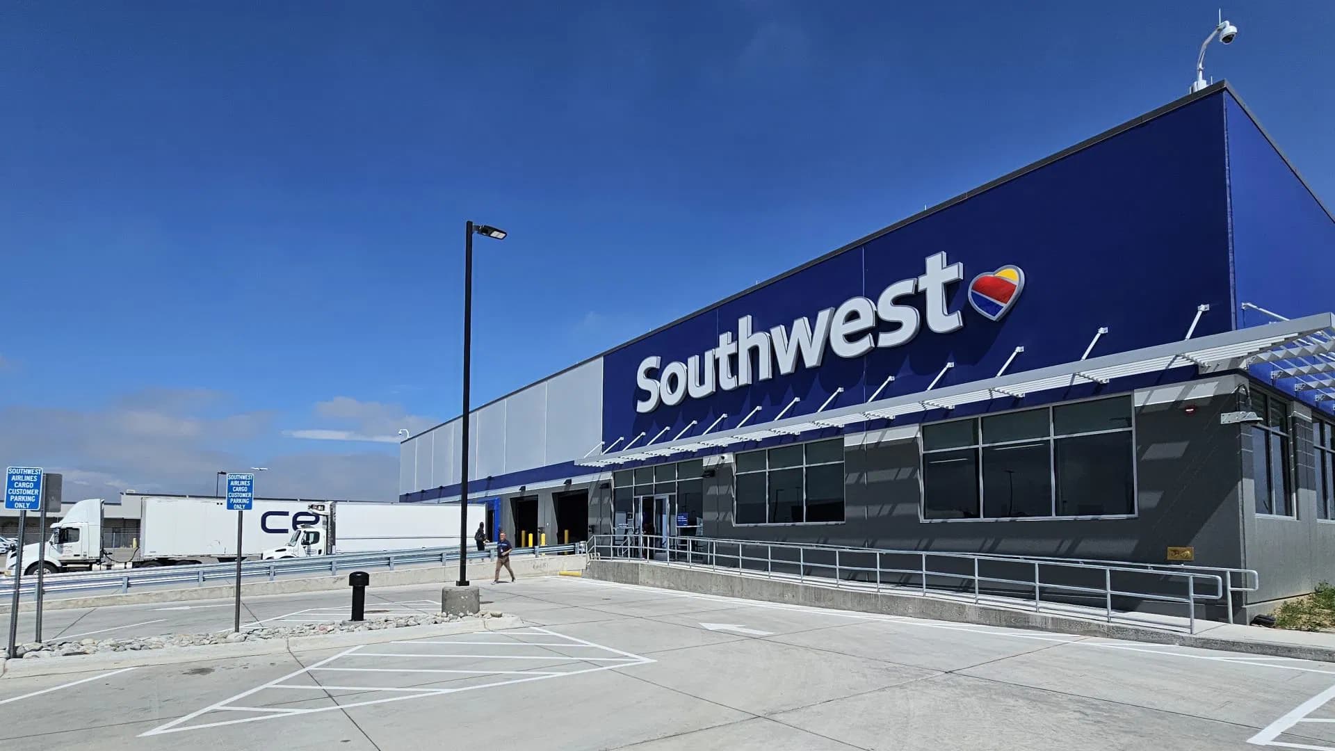 Southwest Airlines Expands Cargo Operations with $28M Facility in Denver