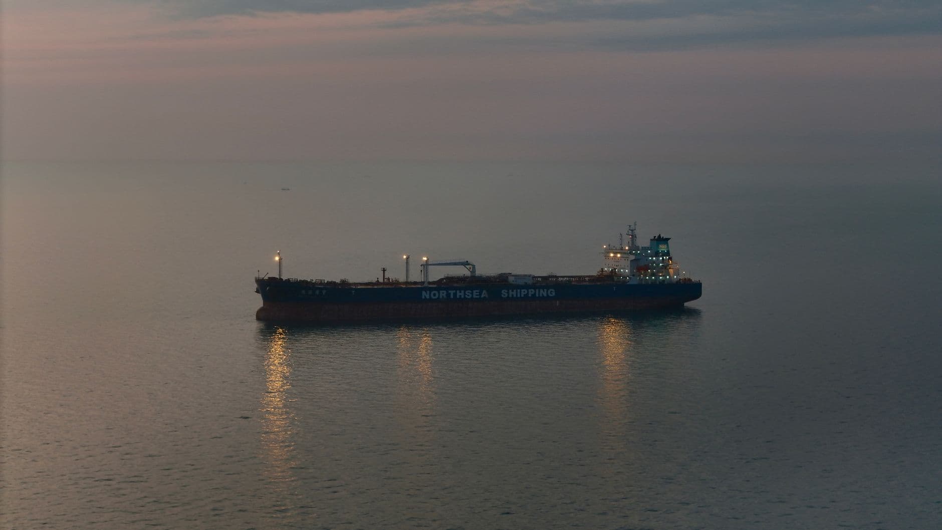 Strait of Hormuz 2026: Routing and War Risk Insurance Action Guide for Shippers