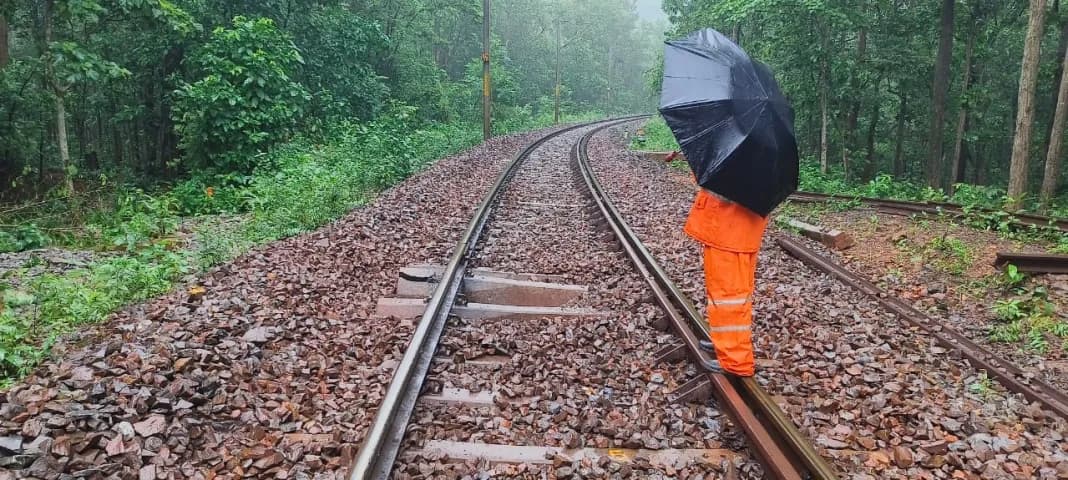 Tatanagar's Railway Incident Disrupts Freight Movement for Several Hours