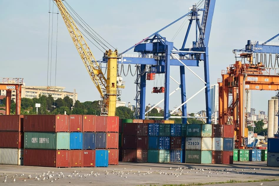 US Retailers Shift Shipping Costs to Chinese Suppliers Amid Rising Freight Rates