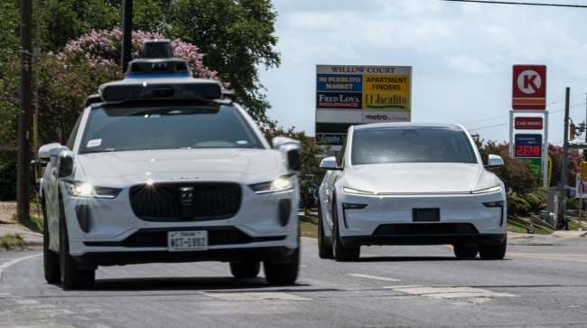Waymo's Move in Austin: Competing with Tesla's Robotaxi Services