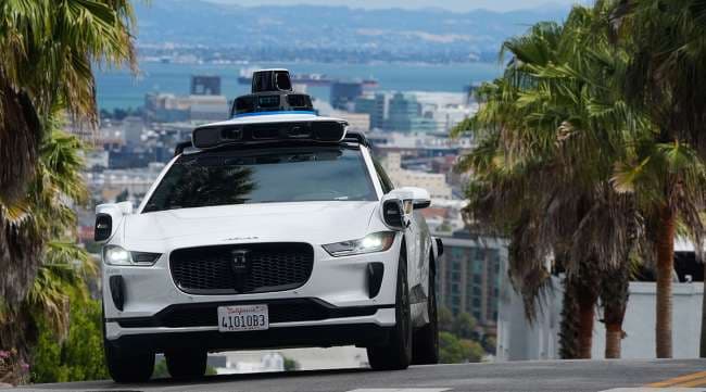 Unexpected Birth in a Waymo Self-Driving Taxi Highlights the Growing Role of Autonomous Vehicles in Urban Transport