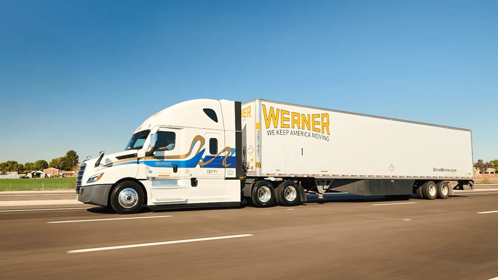 How Werner Enterprises Capitalizes on Mexico’s Investment Surge to Strengthen Cross-Border Freight Services