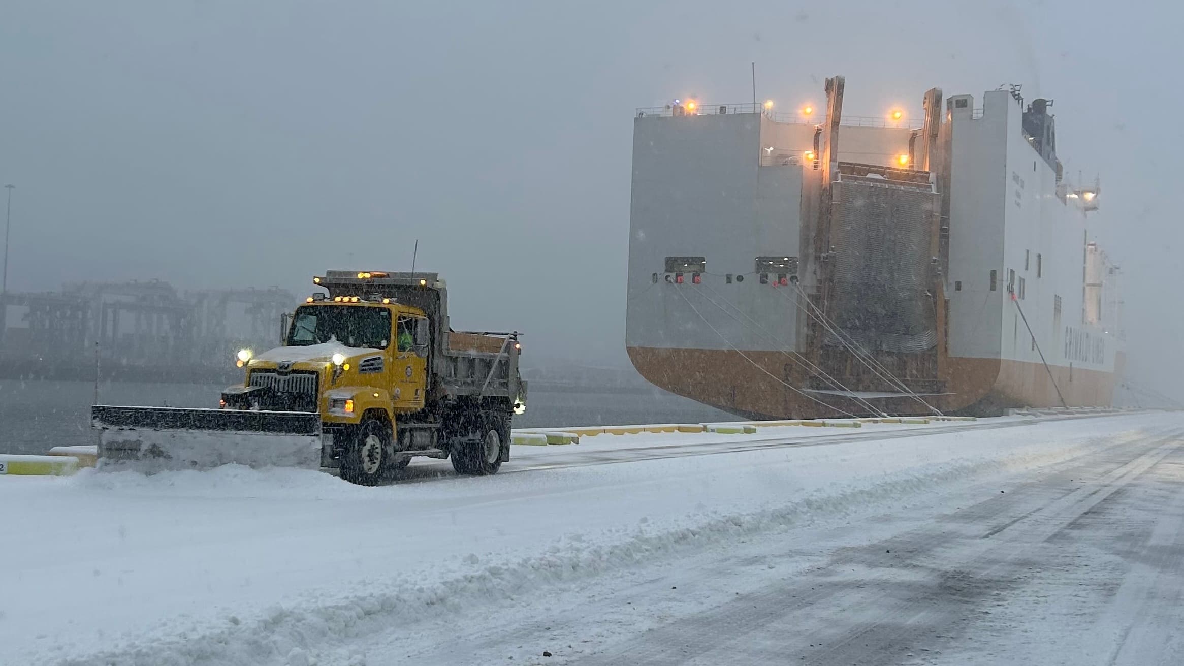 Eastern ports and railways prepare for heavy snow and ice — operational responses and logistics impacts