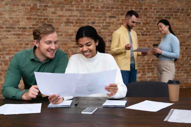 Big 3 Auto Workers Ratify Contracts — Wages & Benefits Rise