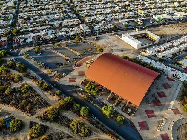 Analysts' Consensus: Revisions, Price Targets, and Forward Guidance