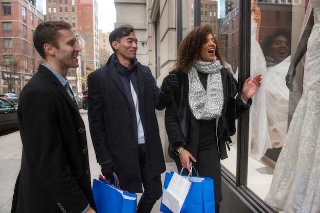 Millennial Spend by Channel: US vs UK (Online, Mobile, In-Store)