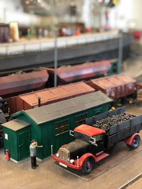 Trailer Unload Prioritization System and Method (US20250013981A1) - Google Patents