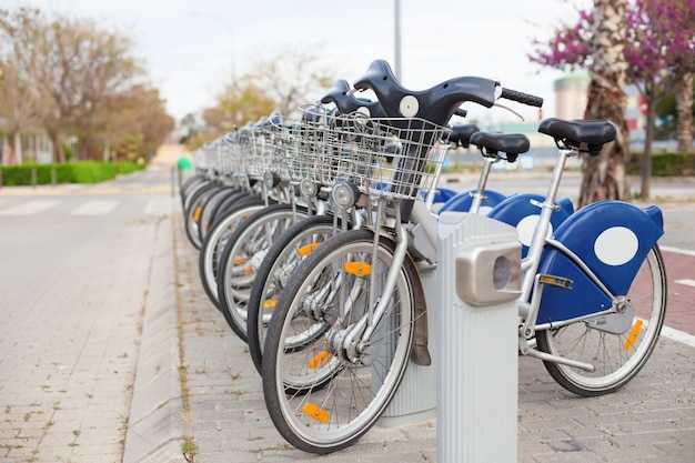 Projected outcomes and metrics: freight moved, traffic impact, and environmental effects