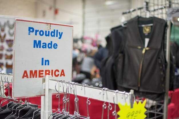 US Consumers Warned to Brace for Higher Prices Amid Trump's Tariffs