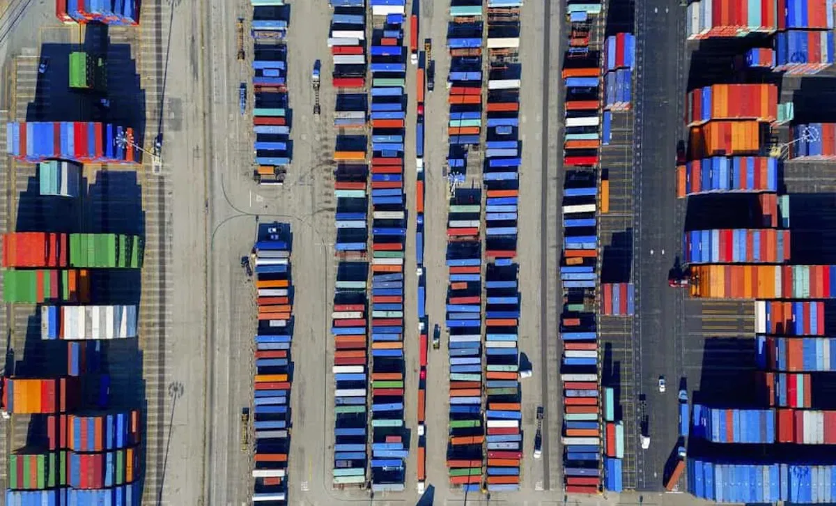 Dramatischer Anstieg der Containertarife im China-US-Verkehr